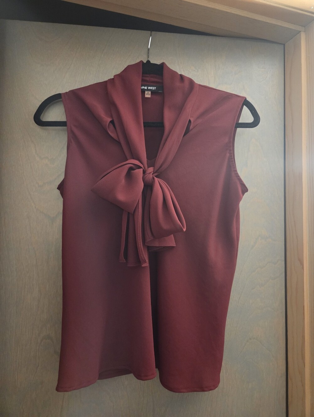 Nine West Sleeveless Bow-Tie Camisole in Burgundy